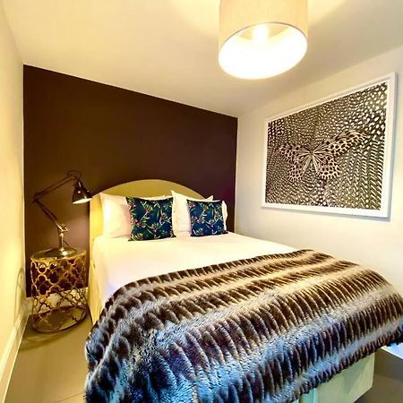 Stunning Apartment - 1 Minute Walk To Poole Quay - Great Location - Free Parking - Fast Wifi - Smart Tv - Newly Decorated - Sleeps Up To 2! Close To Poole & Bournemouth & Sandbanks Exterior foto